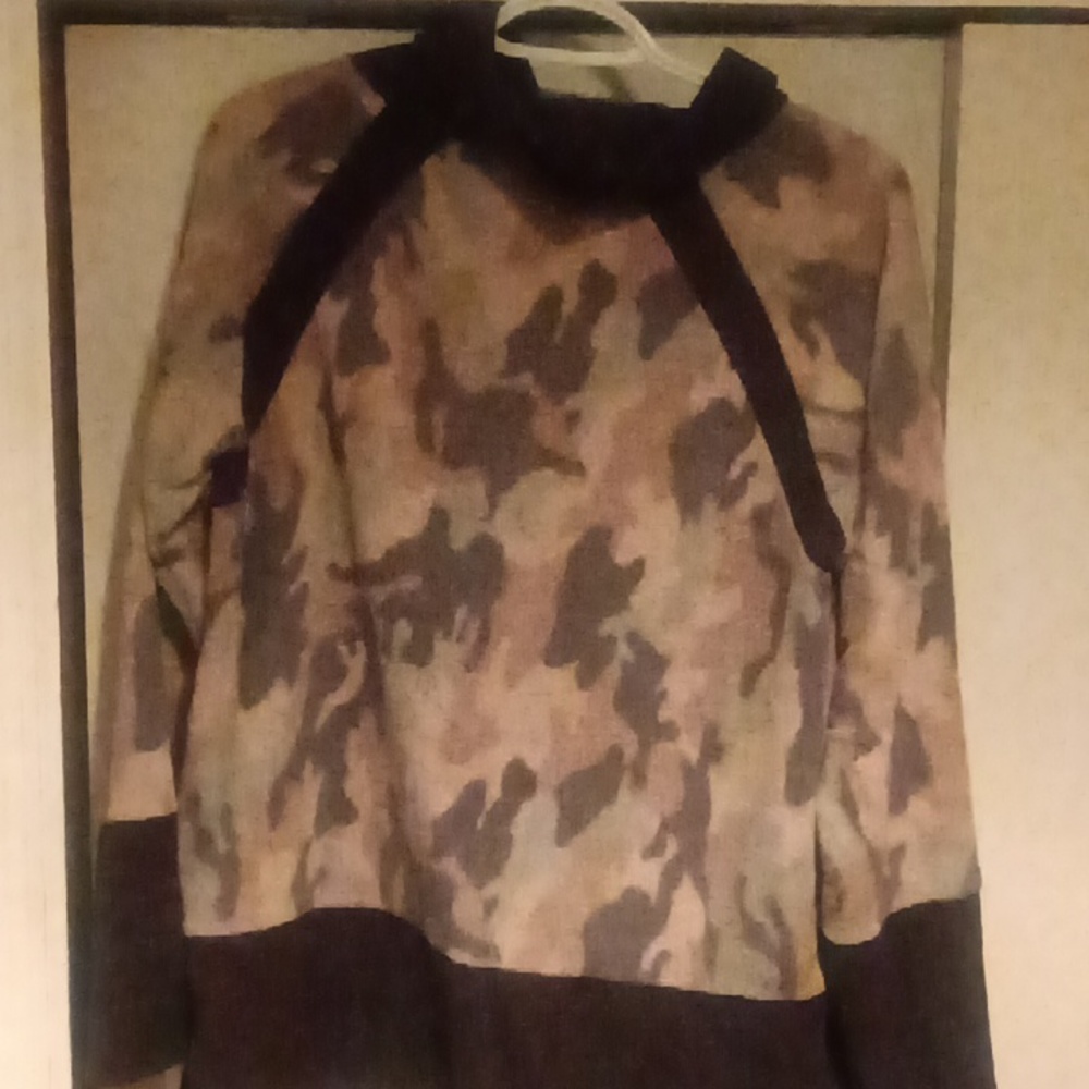 Sweater - Picture 2 of 3